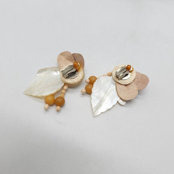 Handcrafted Natural Shell Necklace ClipOn Earrings Set Leaf Design Neutral Tones - Picture 3 of 9